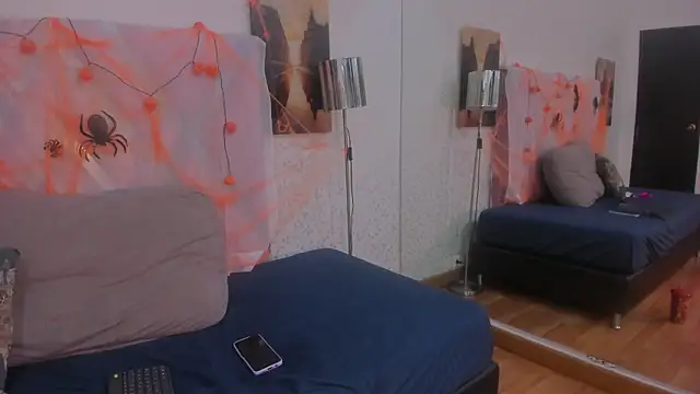 Snapshot of chloejhonson chatting on 9, 10, 2025 chloejhonson online show from 9, 10, 2025