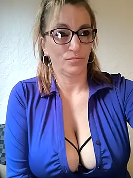 Snapshot of Fifi83Bell chatting on 25, 3, 2026 Fifi83Bell online show from 25, 3, 2026