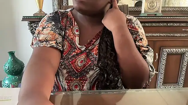 nanaisbackk online show from 5, 12, 2025