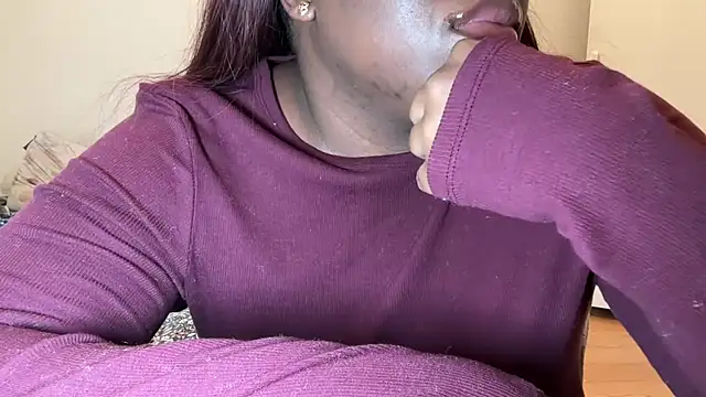 nanaisbackk online show from 10, 2, 2026