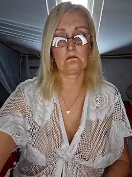 Snapshot of Jenny_Blum chatting on 15, 10, 2025 Jenny Blum online show from 15, 10, 2025