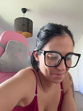 Snapshot of LaPetiteKim chatting on 10, 3, 2026 LaPetiteKim online show from 10, 3, 2026