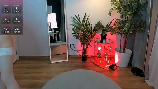 PollyMayer online show from 11, 11, 2025