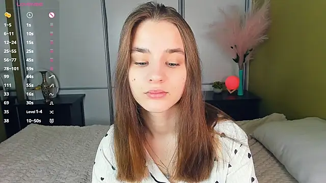 JinnyMcie online show from 5, 4, 2026