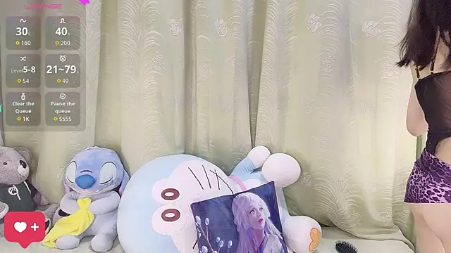 Snapshot of kindbee chatting on 12, 11, 2025 kindbee online show from 12, 11, 2025