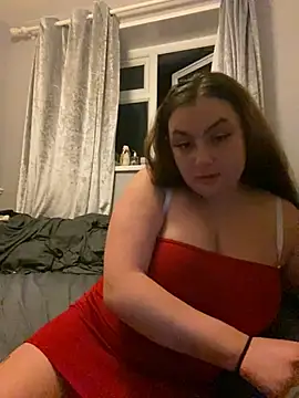 Snapshot of MadelineLeah chatting on 9, 7, 2026 MadelineLeah online show from 9, 7, 2026
