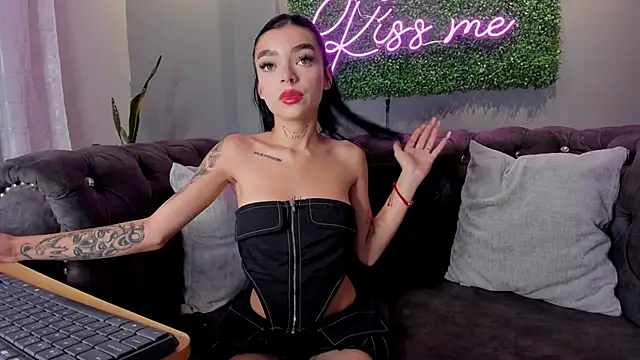 scarlettvelvet  online show from 10, 10, 2025