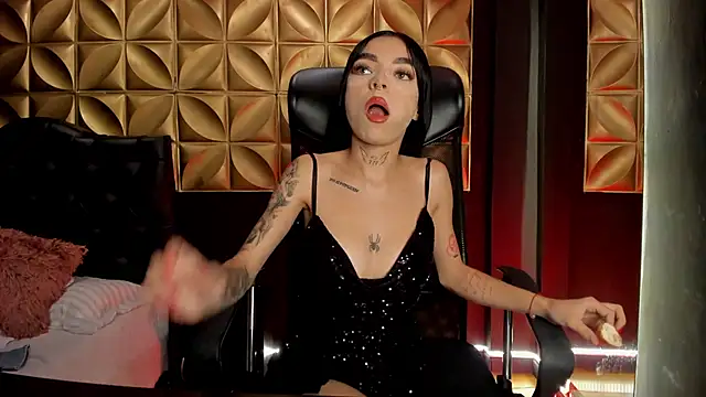 scarlettvelvet  online show from 4, 12, 2025