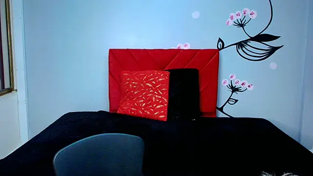 Snapshot of Charlotte__Gray chatting on 28, 10, 2025 Charlotte Gray online show from 28, 10, 2025