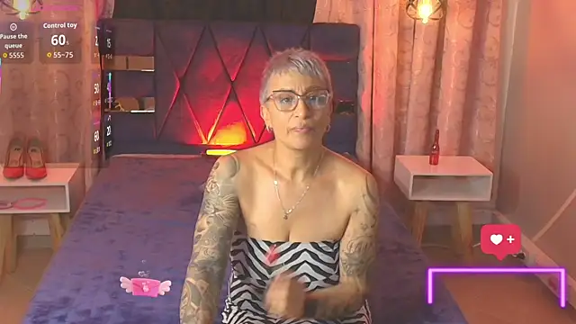 Snapshot of Charlotte__Gray chatting on 21, 11, 2025 Charlotte Gray online show from 21, 11, 2025