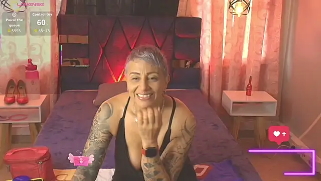 Snapshot of Charlotte__Gray chatting on 21, 11, 2025 Charlotte Gray online show from 21, 11, 2025