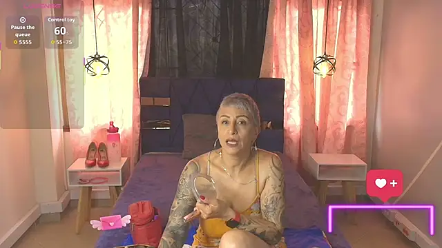 Snapshot of Charlotte__Gray chatting on 24, 11, 2025 Charlotte Gray online show from 24, 11, 2025