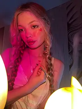  Siennaaa  online show from 28, 3, 2026