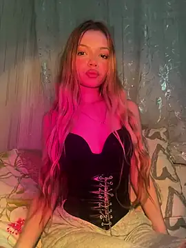  Siennaaa  online show from 10, 4, 2026