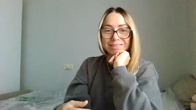 Snapshot of Kinky21 chatting on 8, 10, 2025 Kinky21 online show from 8, 10, 2025