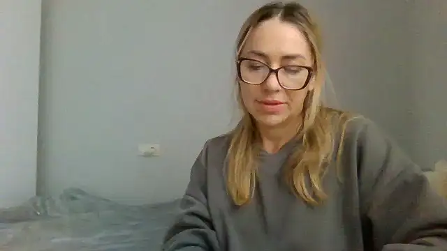 Snapshot of Kinky21 chatting on 12, 10, 2025 Kinky21 online show from 12, 10, 2025
