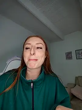 Snapshot of Bennuluspeach_ chatting on 26, 10, 2025 Bennuluspeach online show from 26, 10, 2025