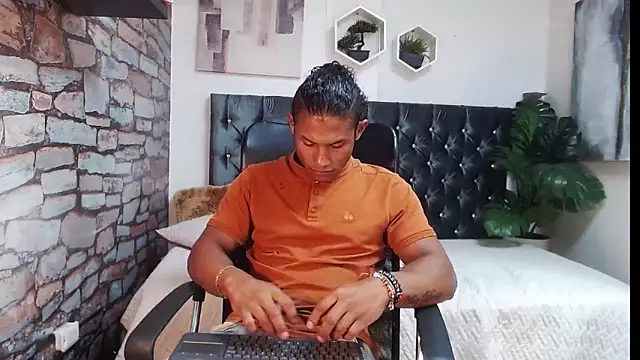 Snapshot of casike1 chatting on 14, 10, 2025 casike1 online show from 14, 10, 2025