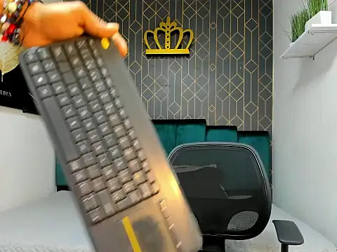 Snapshot of casike1 chatting on 12, 11, 2025 casike1 online show from 12, 11, 2025