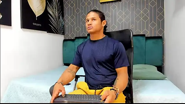 Snapshot of casike1 chatting on 4, 12, 2025 casike1 online show from 4, 12, 2025