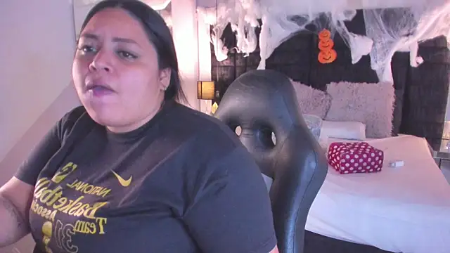 MayaCurvy online show from 2, 11, 2025