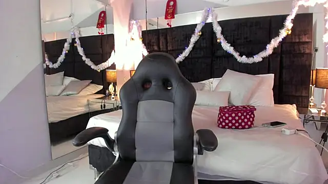 MayaCurvy online show from 16, 11, 2025