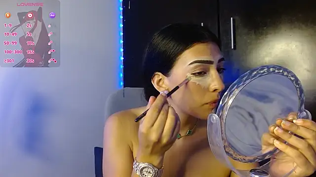 Snapshot of JuliethaFox chatting on 8, 10, 2025 JuliethaFox online show from 8, 10, 2025