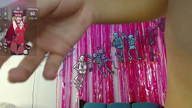 Snapshot of JuliethaFox chatting on 23, 10, 2025 JuliethaFox online show from 23, 10, 2025