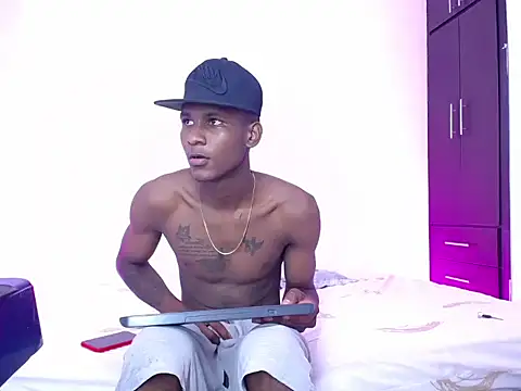 Snapshot of TITAN_SEX333 chatting on 14, 10, 2025 TITAN SEX333 online show from 14, 10, 2025