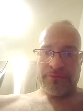 Curious9884 online show from 15, 4, 2026