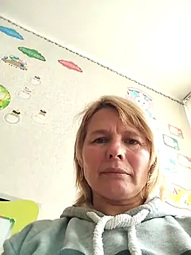 Snapshot of Masha412111 chatting on 2, 10, 2025 Masha412111 online show from 2, 10, 2025