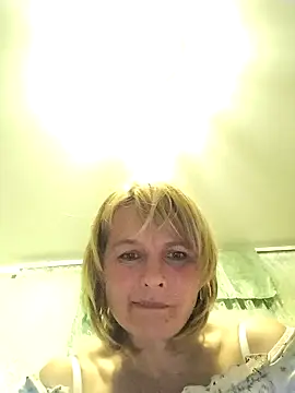 Snapshot of Masha412111 chatting on 3, 10, 2025 Masha412111 online show from 3, 10, 2025