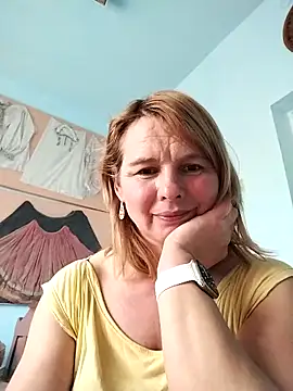 Snapshot of Masha412111 chatting on 17, 12, 2025 Masha412111 online show from 17, 12, 2025