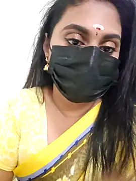 Snapshot of Dheronika_sweetie chatting on 7, 10, 2025 Dheronika sweetie online show from 7, 10, 2025