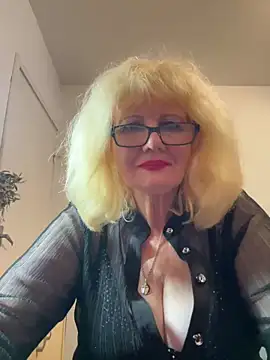 Snapshot of BoloshkaBlonda chatting on 24, 10, 2025 BoloshkaBlonda online show from 24, 10, 2025