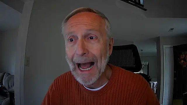 Snapshot of ApolloThrust chatting on 29, 10, 2025 ApolloThrust online show from 29, 10, 2025