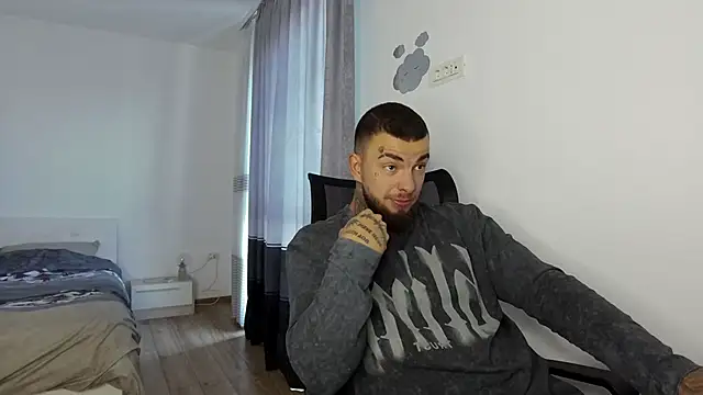 Snapshot of MasculineGuy99 chatting on 9, 10, 2025 MasculineGuy99 online show from 9, 10, 2025