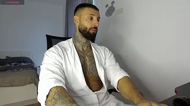Snapshot of MasculineGuy99 chatting on 16, 10, 2025 MasculineGuy99 online show from 16, 10, 2025
