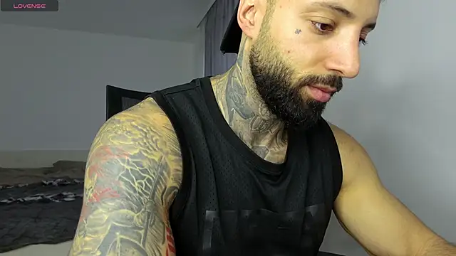 MasculineGuy99 online show from 5, 12, 2025