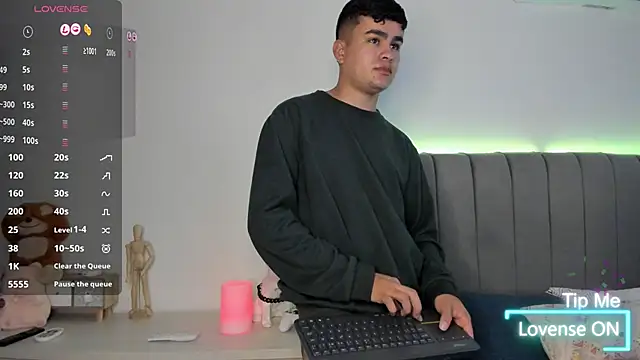 Snapshot of JARETHH chatting on 17, 10, 2025 JARETHH online show from 17, 10, 2025