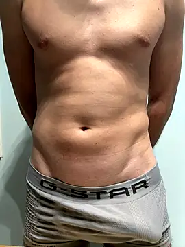 Snapshot of hhhnmg chatting on 5, 10, 2025 hhhnmg online show from 5, 10, 2025