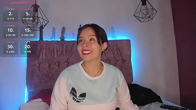 Snapshot of Mia_lopez_1 chatting on 10, 11, 2025 Mia lopez 1 online show from 10, 11, 2025