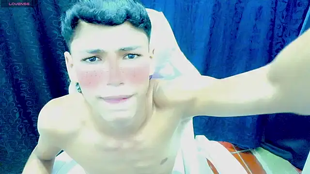 Snapshot of Im_david02 chatting on 2, 11, 2025 Im david02 online show from 2, 11, 2025