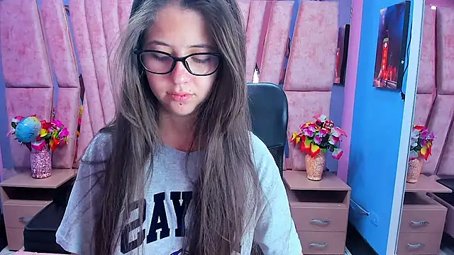 sarah sweett  online show from 14, 2, 2026