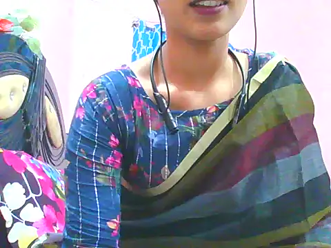 Snapshot of night_queeen7 chatting on 27, 10, 2025 night queeen7 online show from 27, 10, 2025