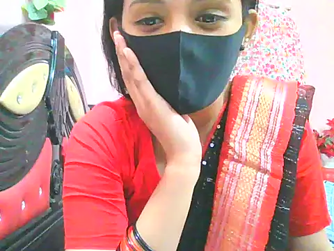 Snapshot of night_queeen7 chatting on 8, 11, 2025 night queeen7 online show from 8, 11, 2025