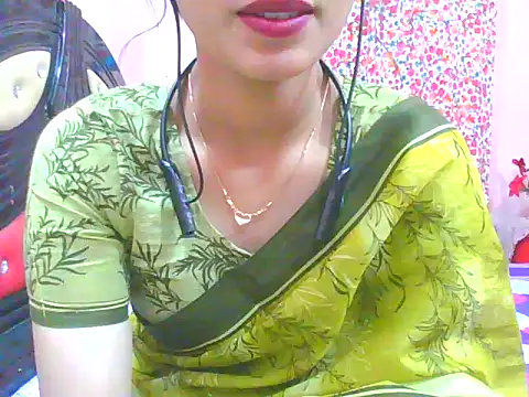 Snapshot of night_queeen7 chatting on 23, 11, 2025 night queeen7 online show from 23, 11, 2025