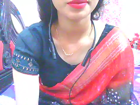 Snapshot of night_queeen7 chatting on 24, 11, 2025 night queeen7 online show from 24, 11, 2025