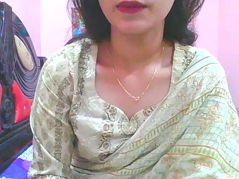 Snapshot of night_queeen7 chatting on 30, 11, 2025 night queeen7 online show from 30, 11, 2025