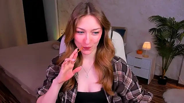 AngelAnabelle online show from 12, 11, 2025